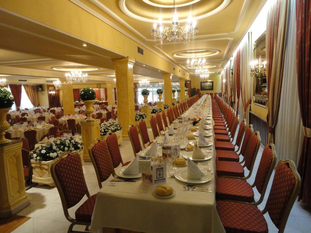 Hotel La Maruxina La Alameda de la Sagra Buitenkant foto